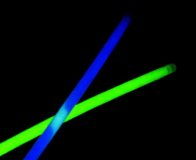 Gr&uuml;nes und Blaues Knicklicht